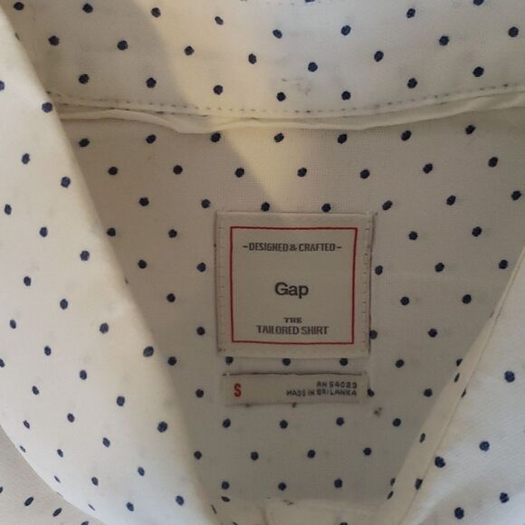 Small Gap button down white blue dots - Picture 2 of 2